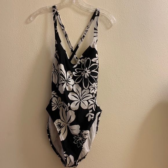 La Blanca Swim La Blanca Black And White Hawaiian Floral Print One